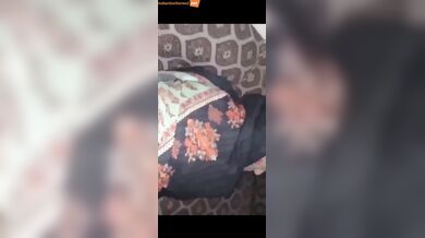 Pakistani guy fucked her sister and showed it online