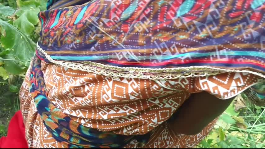 Malik Malkin ko jungal me lejake chod rahe the tab naukar madharchod chupke se video bana ke viral kar diya