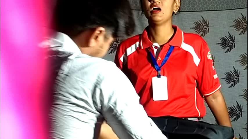 Desi college girl new viral video kisi ne chupke se video bna liya